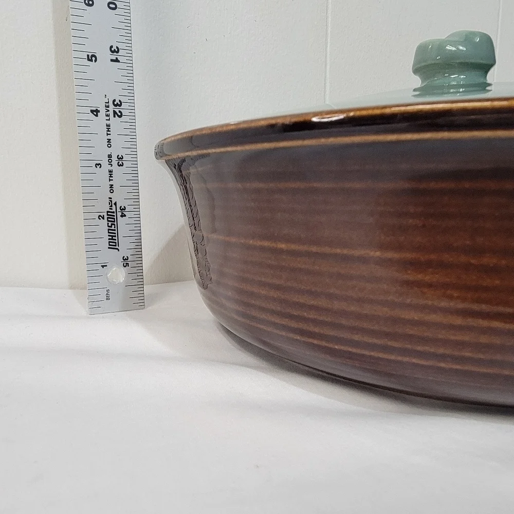 Red Wing USA Pottery Vintage Village Green 2 Quart Round Covered Casserole Dish